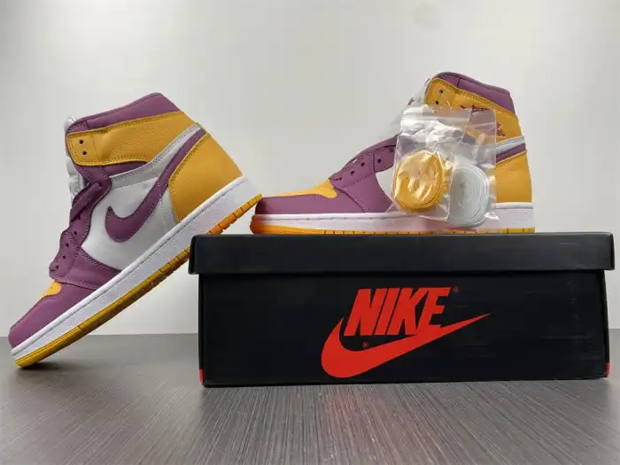 Rep Husky Air Jordan 1 High OG Brotherhood 555088-706 0126