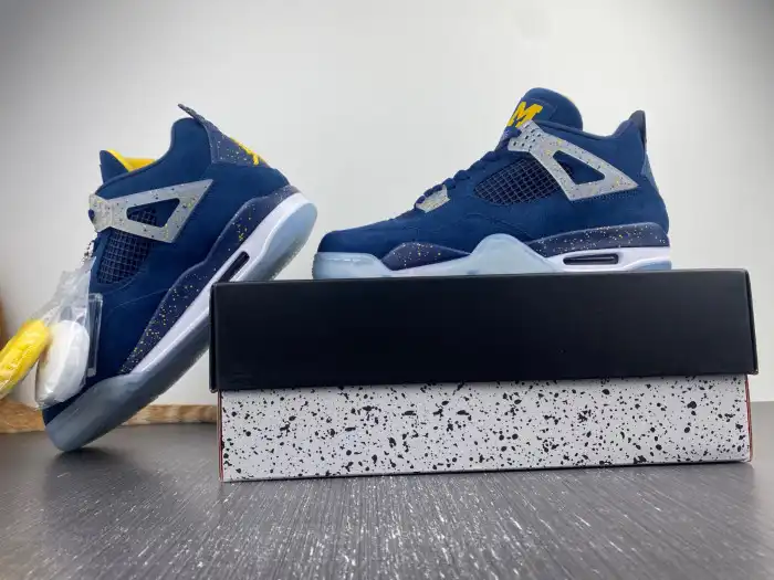 Cheap Husky Air Jordan 4 Retro Michigan (PE) AJ4-1036660 0126