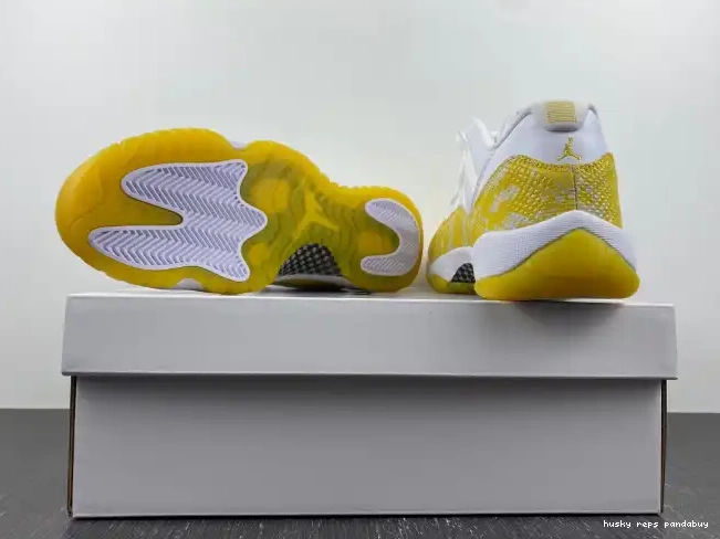 Rep Husky 11 Low Snakeskin WMNS AH7860-107 Jordan Air Yellow 0211