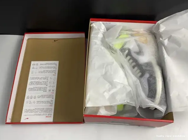 Rep Husky OG AIR 'VOLT RETRO GOLD' 1 555088-118 JORDAN HIGH 0318