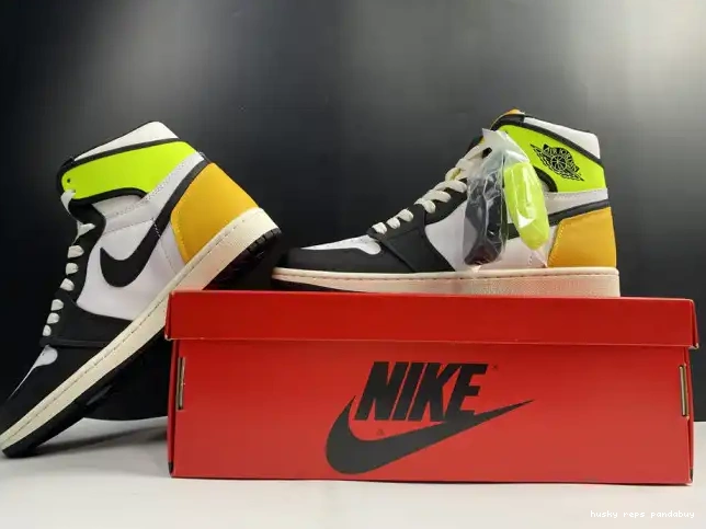 Rep Husky OG AIR 'VOLT RETRO GOLD' 1 555088-118 JORDAN HIGH 0318